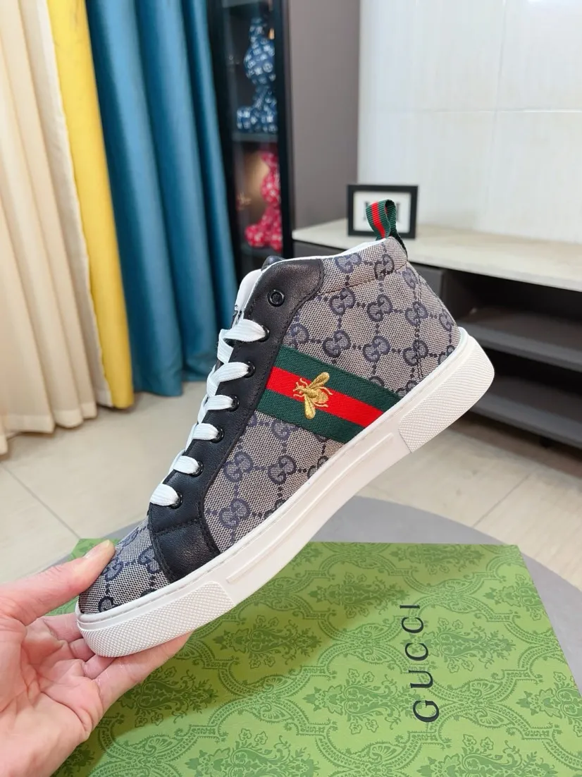 Men's shoes 💰440🌹🌹GUCCI [Gucci] New high-top men's shoes, a high-end brand, the latest fashionable casual men's shoes, trendy and versatile, relaxed and sporty style, uppers imported from Italy, first-layer cowhide, genuine leather lining, and ultra-fine workmanship. Original personalized fashionable rubber wear-resistant outsole, light and comfortable on the foot, size 38-44
